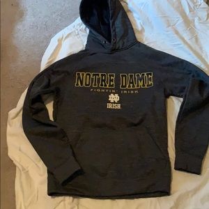 Norte dame hoodie.